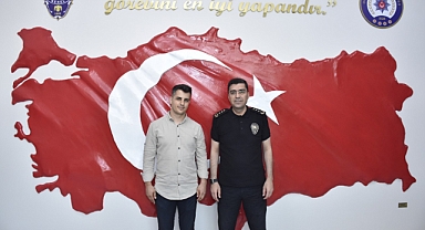 Heykeltıraş Uzman Çavuş Mumcu'dan Ordu Emniyetine anlamlı hediye