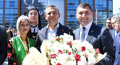 CHP lideri Özel'den Ulaş'a tam destek