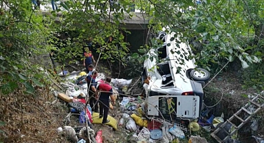 Fındık işçilerini taşıyan minibüs şarampole yuvarlandı: 1 Çocuk hayatını kaybetti, 25 kişi yaralı