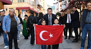 Altınordu'da bayrak sevgisi Cumhuriyet coşkusuyla buluştu