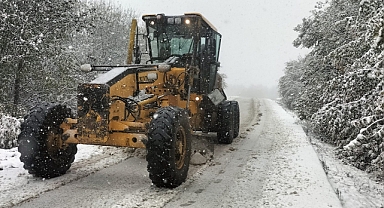 Ordu'nun yükseklerinde kar, sahilinde yağmur var