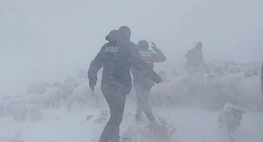 Kabadüz-Mesudiye Karayolunda 4 kişi mahsur kaldı!