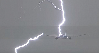 Ordu-Giresun uçağına yıldırım isabet etti! Yolcular panik yaşadı