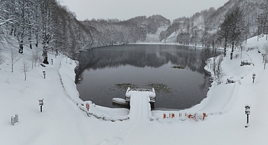 Ulugöl beyaza büründü