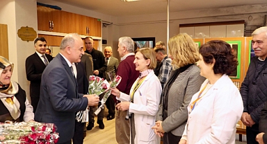 Vali Erol, Altınfındık İlkokulu’ndaki öğretmenleri ziyaret etti