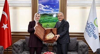 Aile Bakanı Göktaş’tan Büyükşehir Belediyesine ziyaret