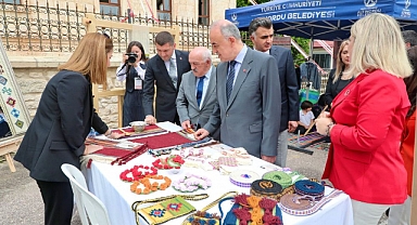 Geleneksel el sanatları sergisiyle geleceğe köprü kuruldu