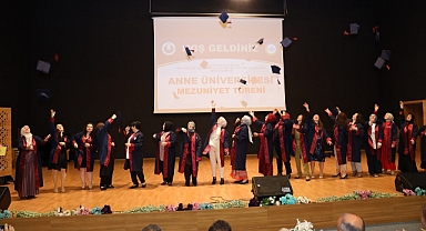 Anne Üniversitesi öğrencileri mezun oldu