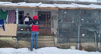 Kar kış demeden yemek hizmeti devam ediyor